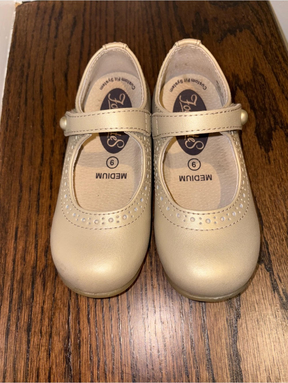 FootMates Girls Gold Mary Jane Dress Shoes Sz9M